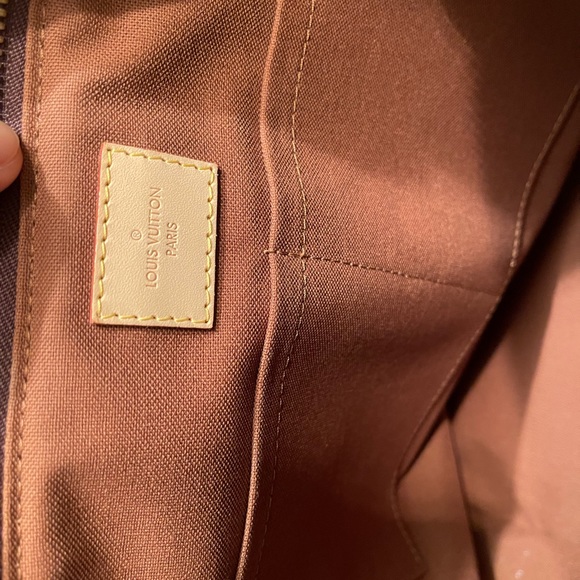 ❌❌SOLD❌❌Louis vuitton pallermo in brand new condition $2,000 comes with strap - Picture 14 of 14